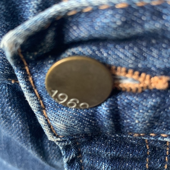 GAP DISTRESS JEANS - Picture 5 of 8